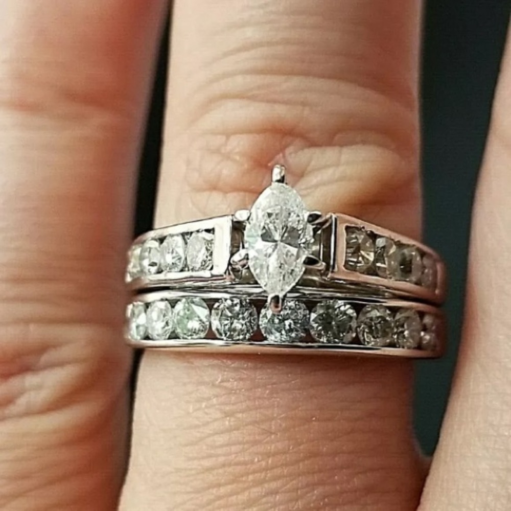 Amazing 1.75 carat 14k white gold diamond ring set